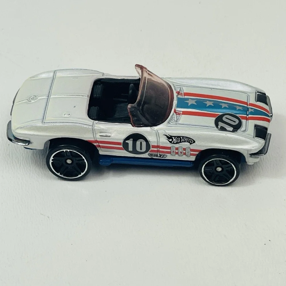 Hot Wheels '65 Chevrolet Corvette White Convertible #10 1:64 Diecast VGUC C136A